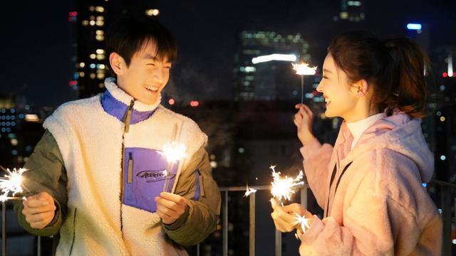 《无与伦比的美丽》剧情有嚼劲，男女主颜值超高，观众更是追得欲罢不能