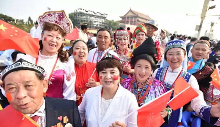 “人民群众”不是谁都能当，有两个条件