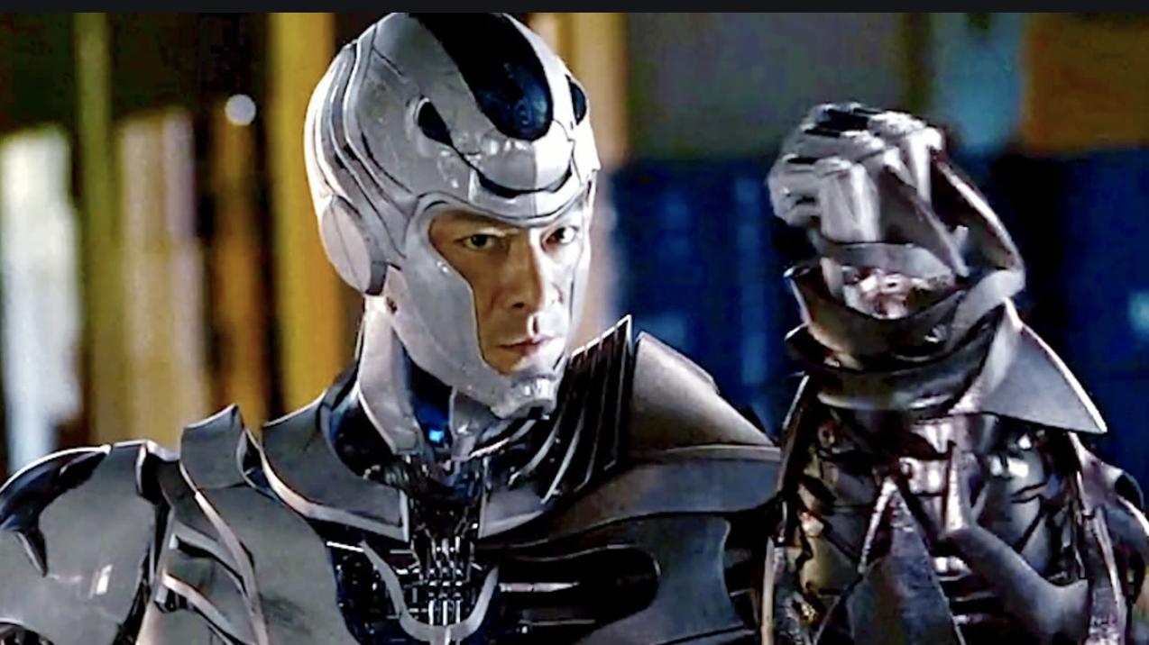 《未来警察》：穿越时空的警匪对决与人性之争