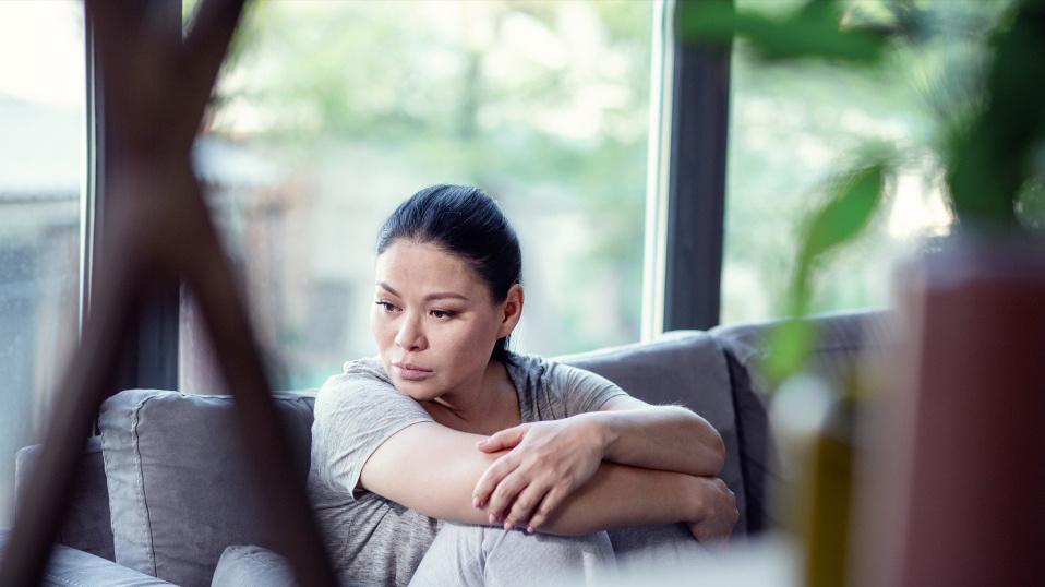 女人45岁后，将面临“更年期”，建议做好7件事，平稳度过更年期