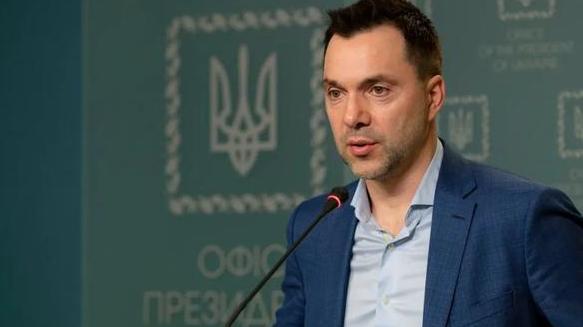 泽连斯基密友成替罪羊免职后大曝乌军窘境