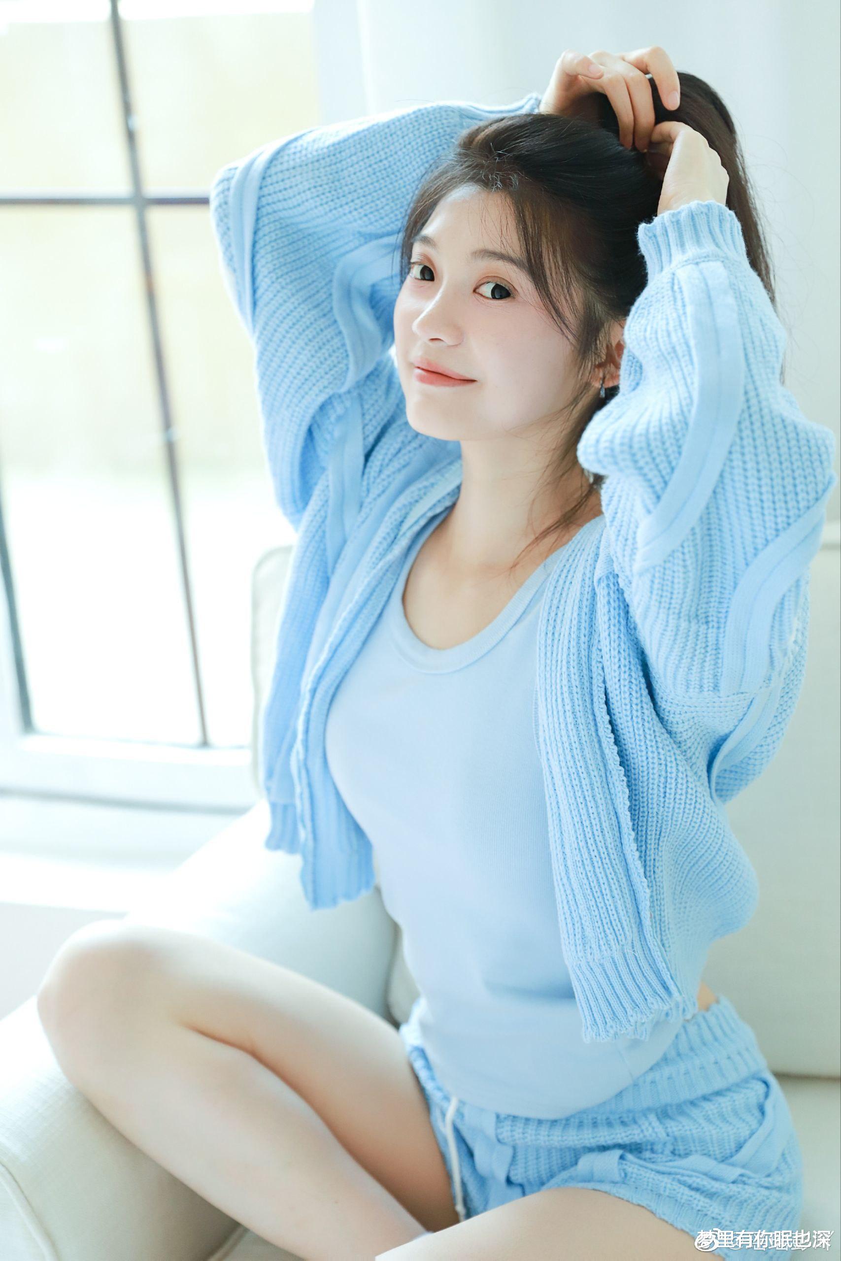 新住进的邻家女孩