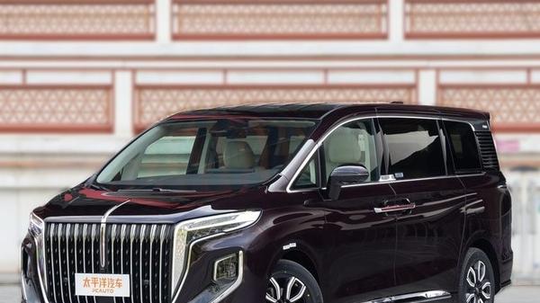 红旗HQ9，宽敞，精致内部装饰