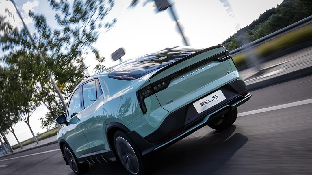 年轻人换车首选！预算20万的爱驰U6有什么优势？