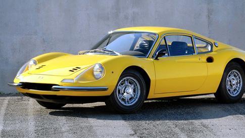 法拉利非典型跑车的独特传奇，探索性能与美学的完美融合