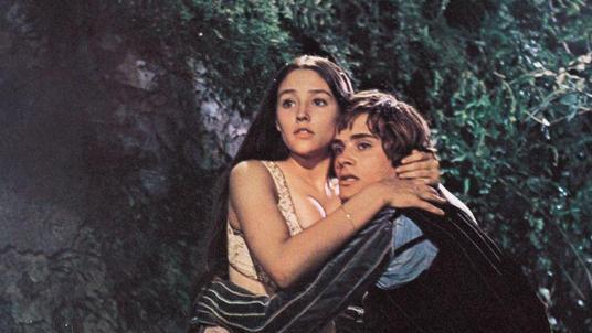 《殉情记》主角被拍裸露镜头，向电影公司索赔五亿美元