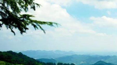 乘着空闲时间，来到莫干山，在自然中感受一份悠闲的浪漫。