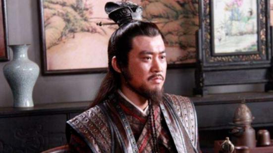 他是十六国第一名将，堪称"十六国版"的周公，童年却是被忽视的可怜人