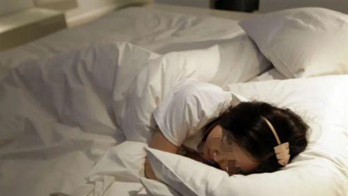 女子给好友当伴娘，却被两个伴郎灌醉带到酒店!