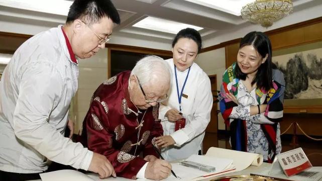 乙醇|“中医泰斗”李辅仁，103岁没掉1颗牙齿，他的养生秘诀被公开