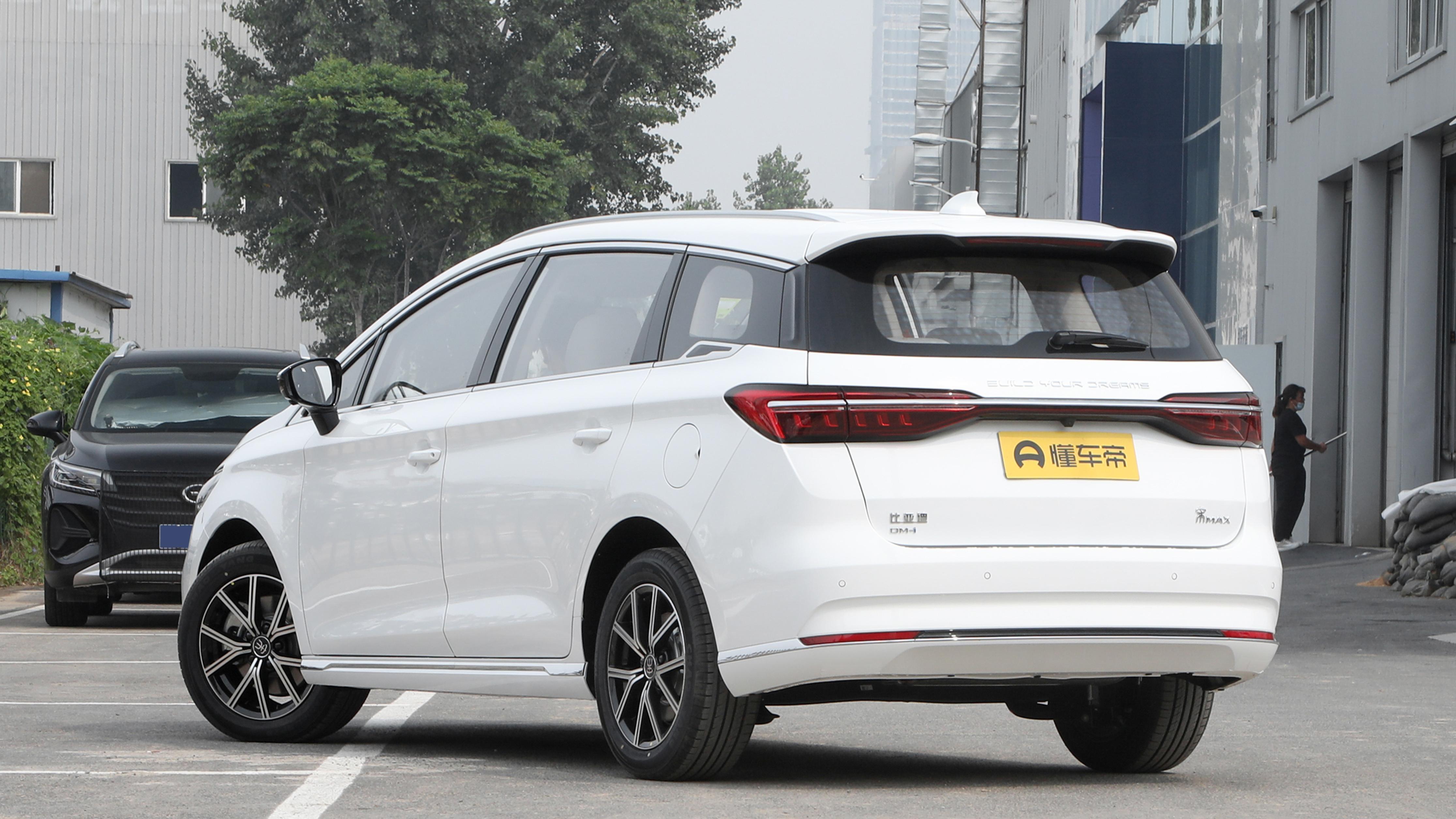 普通家庭也能买的品质MPV，大六座空间+油耗2.01L，来看宋MAX DM-i