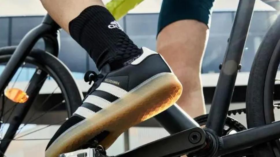 何必去追炒到上千的Adidas Samba，它的“兄弟鞋款”也同样优秀！