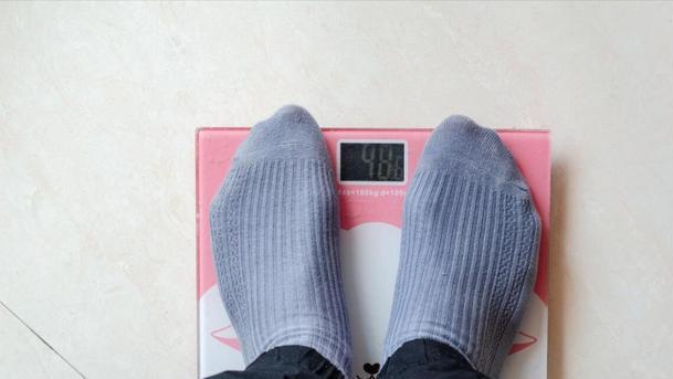 36岁女子，坚持不吃晚餐减肥，半年后身体发生了什么变化？