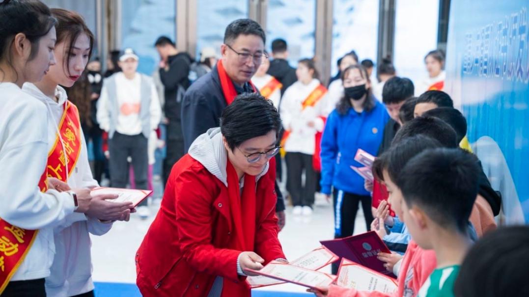 以雪为媒，四季共享！