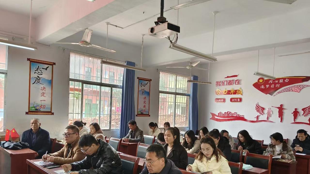 秦德昭在北大荒六十五年重回家乡，写字教学传承温暖