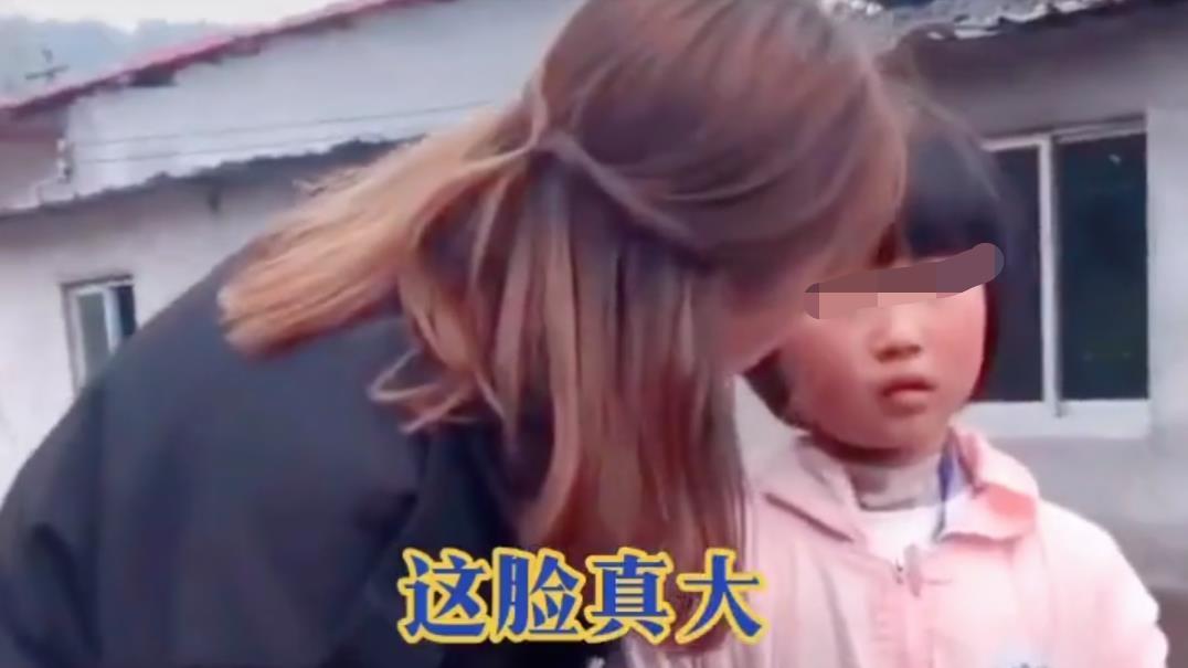 山东：女子看望儿女遭一脸嫌弃，前夫：她有心叫你，你没脸答应