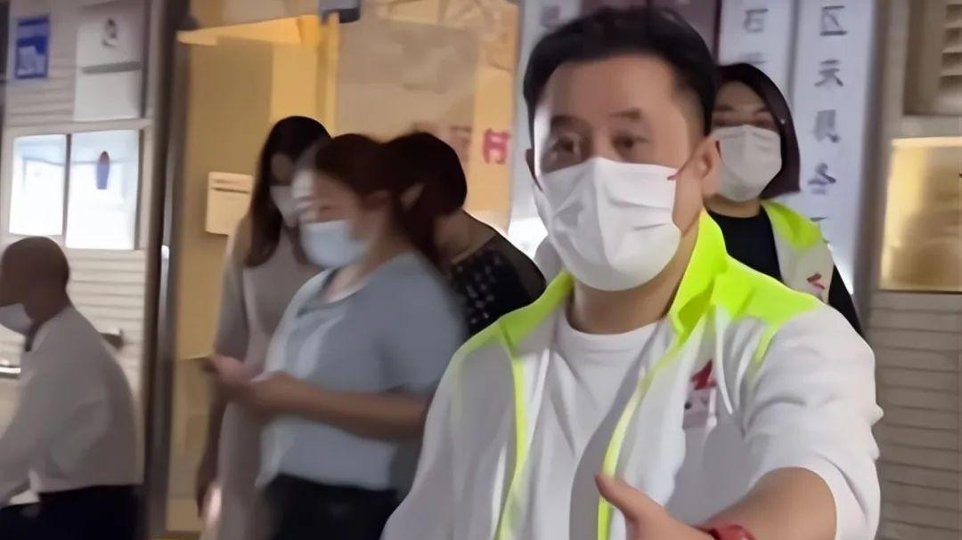 TVB演员翻拍搞笑版《狂飙》，港普台词遭吐槽，“安欣”演技拉胯