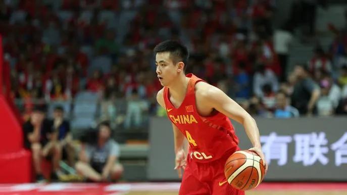 中国男篮18人集训大名单公布！年轻球星成未来希望