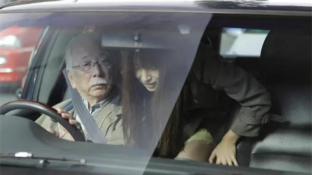 《如沐爱河》：生命的结局是怎样的？苍老与寂寞的活着，比死去更孤独