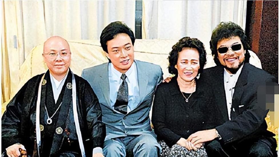 “消失”4年，67岁费玉清近况曝光：不结婚，无子女，帮姐姐还千万巨债，资产超20亿，一条皮带用15年