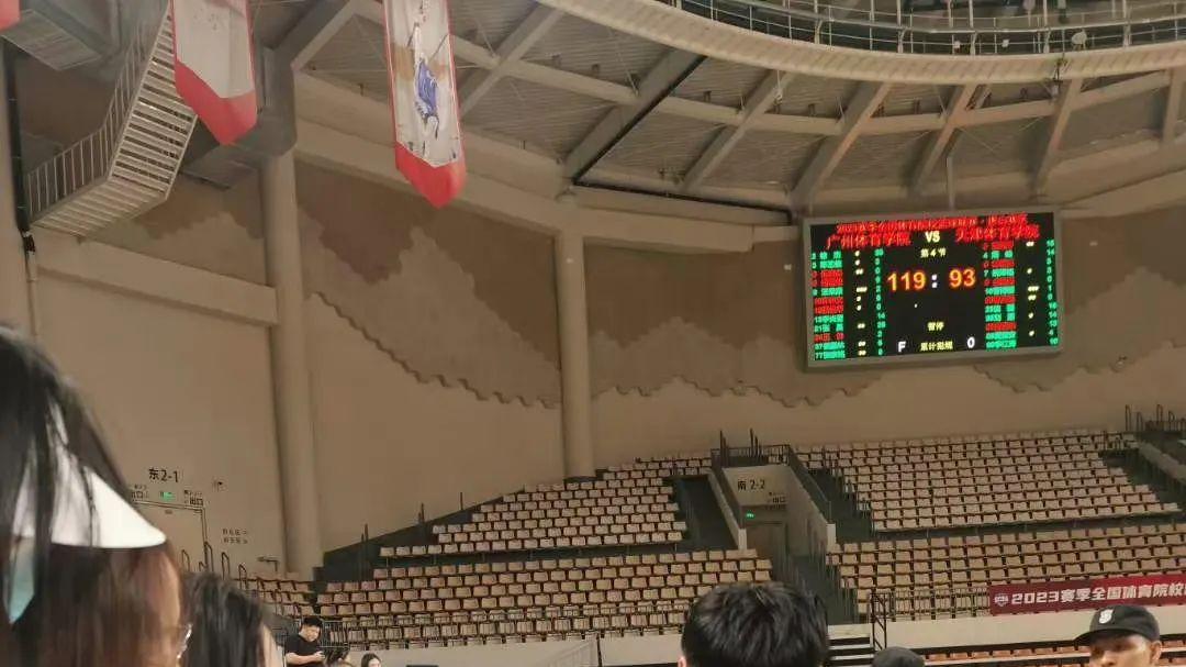 ​体院联赛，徐中锋爆砍30+12，篮板全场最高……