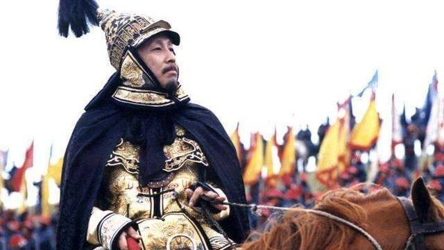 清朝时，官方语言是汉语还是满语？溥仪自曝几乎不会满语揭开真相