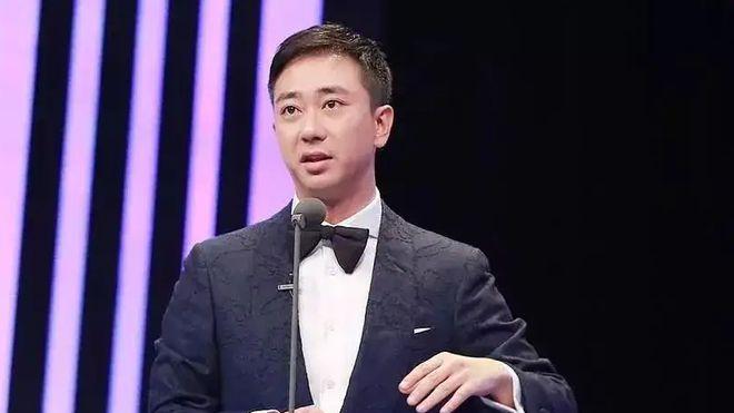 只是昙花一现，这个“风光不再”的男星，终于露出了本来面目