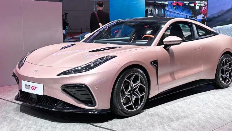 中国新能源力作：哪吒GT精彩评测与购车指南