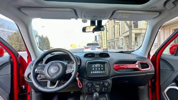 Jeep自由侠，让你从此告别平凡，开启不一样的人生