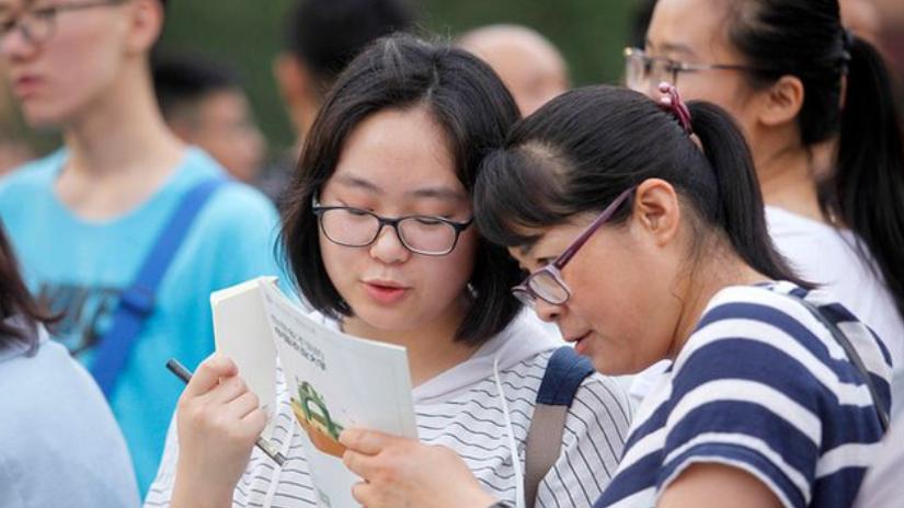 女生填报师范专业应谨慎，推荐易考编的学科，避雷天坑的师范专业