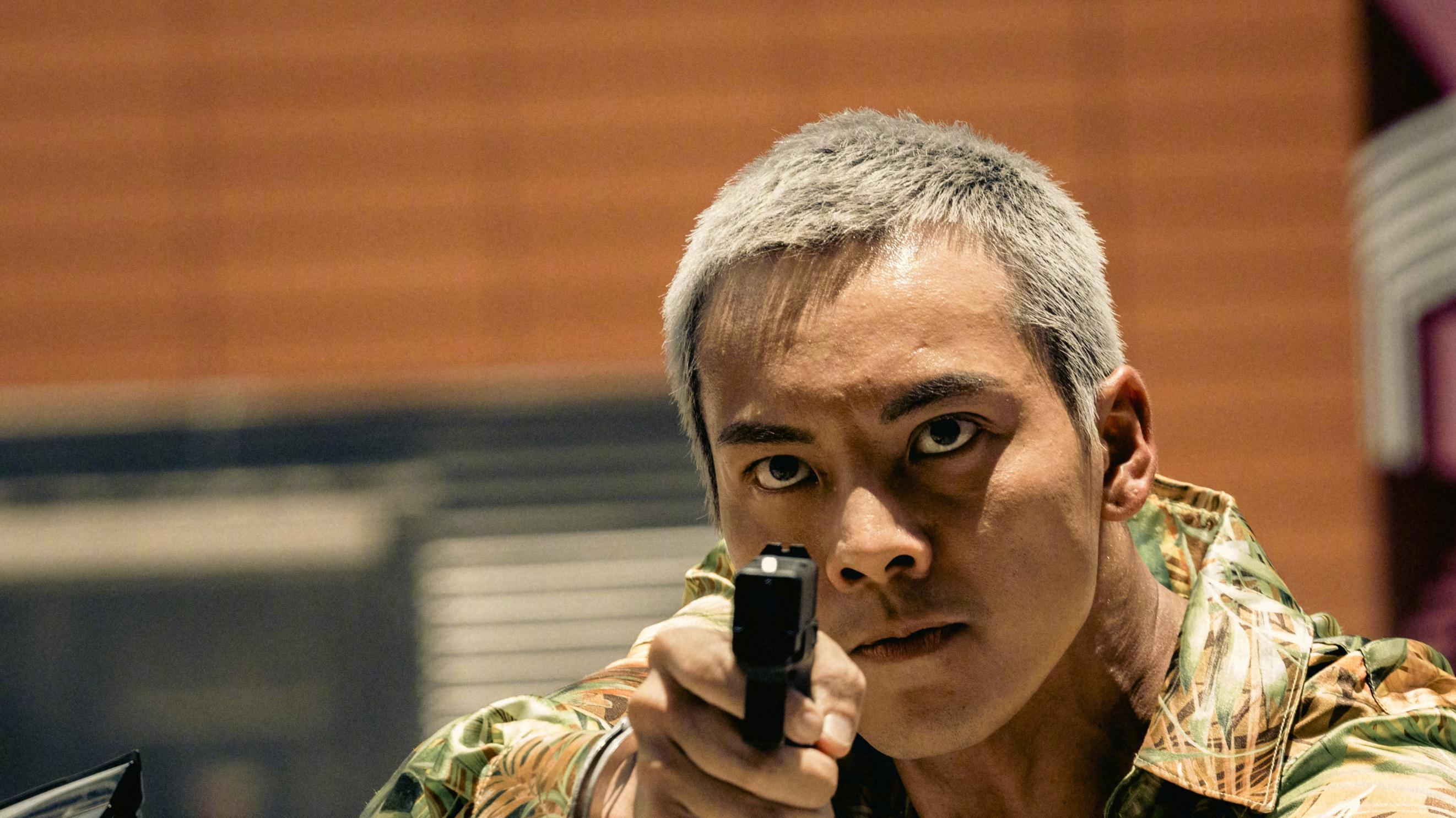 《爆裂点》：泥浆厮杀、白粉按头、红瞳血斑、撕裂断臂，陈伟霆“疯”惨了