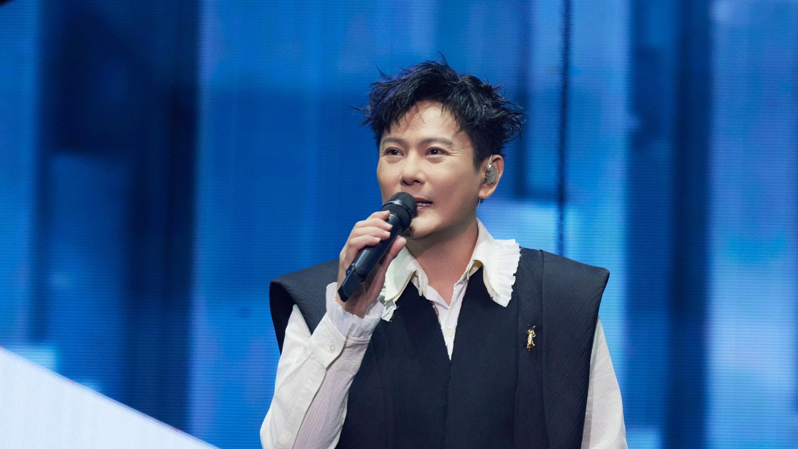 未来式2.0巡演南昌站圆满落幕，张信哲与歌迷分享巡演点滴