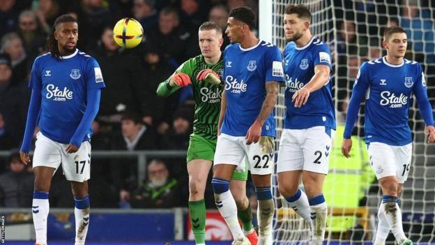 失控，球员时代满分的兰帕德，顶着高智商球员头衔打尴尬执教成绩