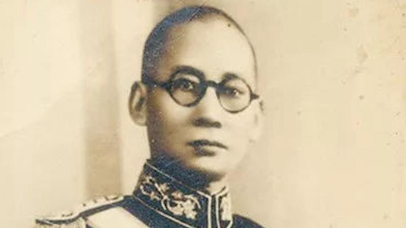 他是“云南王”的儿子，曾担任警备区副司令，1950年发动武装叛乱