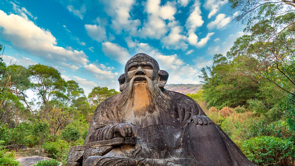 真正的修行是在寺庙里深山中，还是应该在现实生活中？