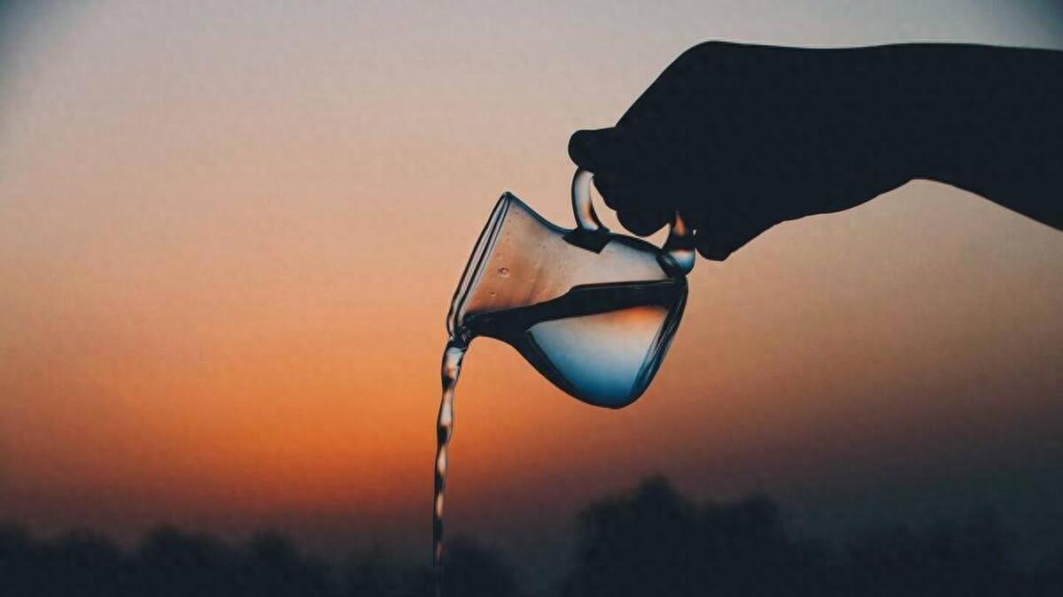 敬往事一杯酒，让过去不再遗憾