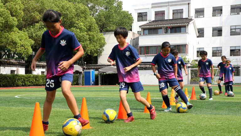 青少年足球危机！中国青训“12岁退役”，小将为何纷纷告别绿茵场？