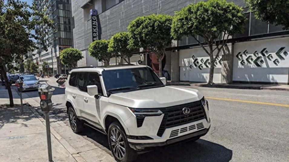 “豪华版普拉多”曝光，搭V6发动机，越野性能更强，有望明年引入