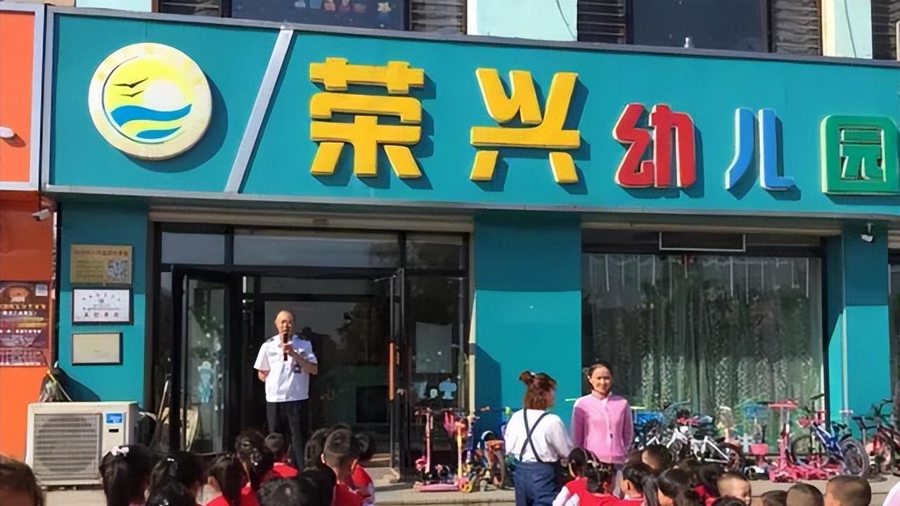 ​幼儿园天花板！一天16元就能吃鲍鱼螃蟹和生蚝！杠杠滴硬菜！
