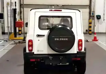 北汽小猫之微型出行神器：城市代步新选择，节能环保伴你同行，轻松驾驭繁华都市