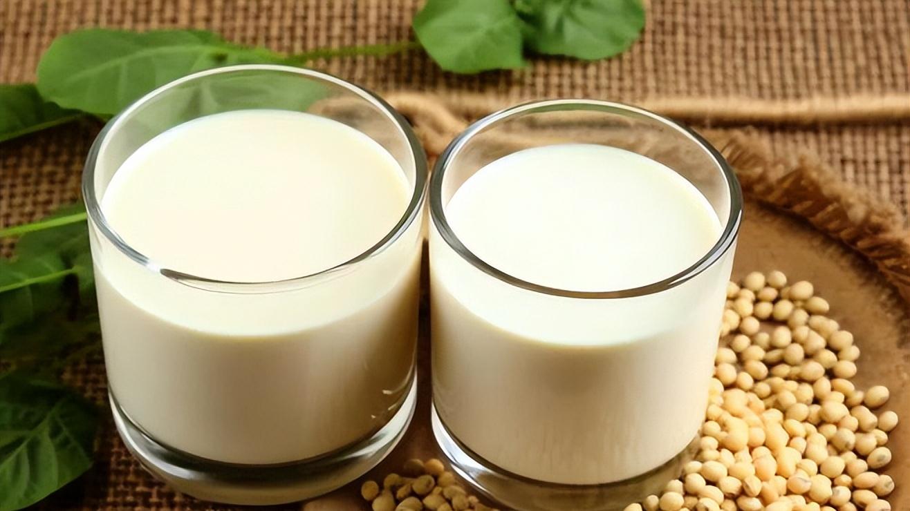 对于高尿酸患者来说，除了白开水，这几类饮品都是可以饮用的