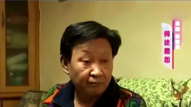 自甘堕落？“相声泰斗”陈寒柏，终于为他的“无知”付出了代价