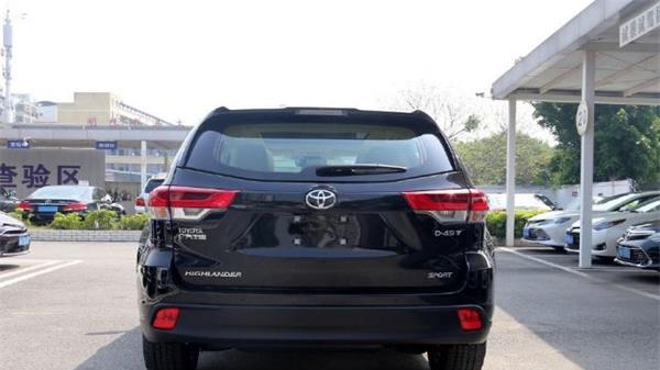 2023款丰田汉兰达正式登场，7座SUV标杆车型，换装8AT，动力更猛