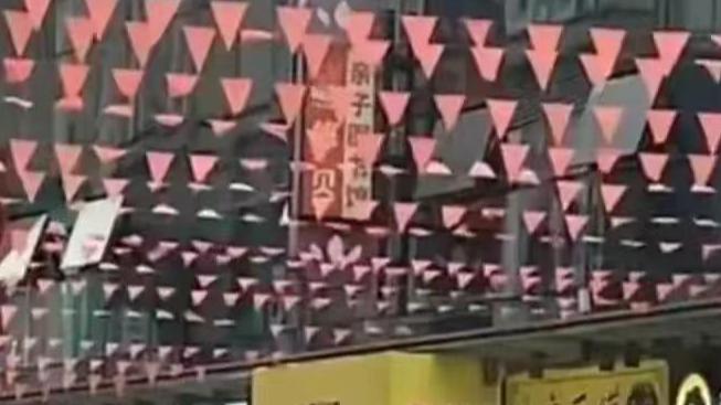 漳州万达金街情杀事件太狠了，目击者曝光细节，长裙女子毫发无损