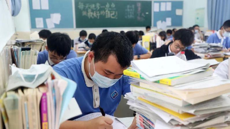 高考临近，家长如何帮助孩子应对考试？