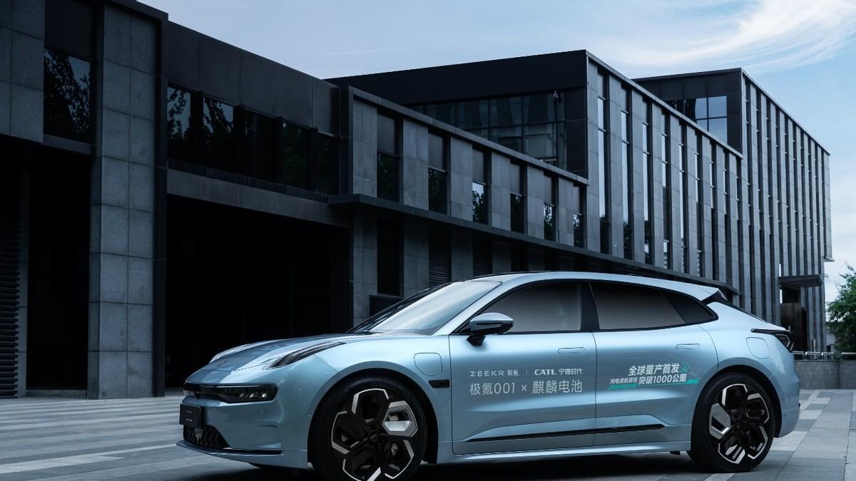 极氪009主打的是一款纯电中大型MPV