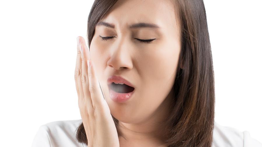 牙龈出血和口臭为何总是携手而行？中医认为这与胃火有关，我们有一个解决方法