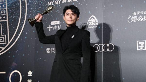 李程彬夺金钟视帝…主演电影《花千骨》定档！造型遭嫌丑…1事赢了