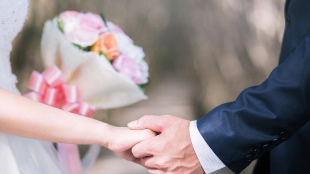 父母花百万为我娶妻，我却威胁要离婚，父母：你结婚才7天!