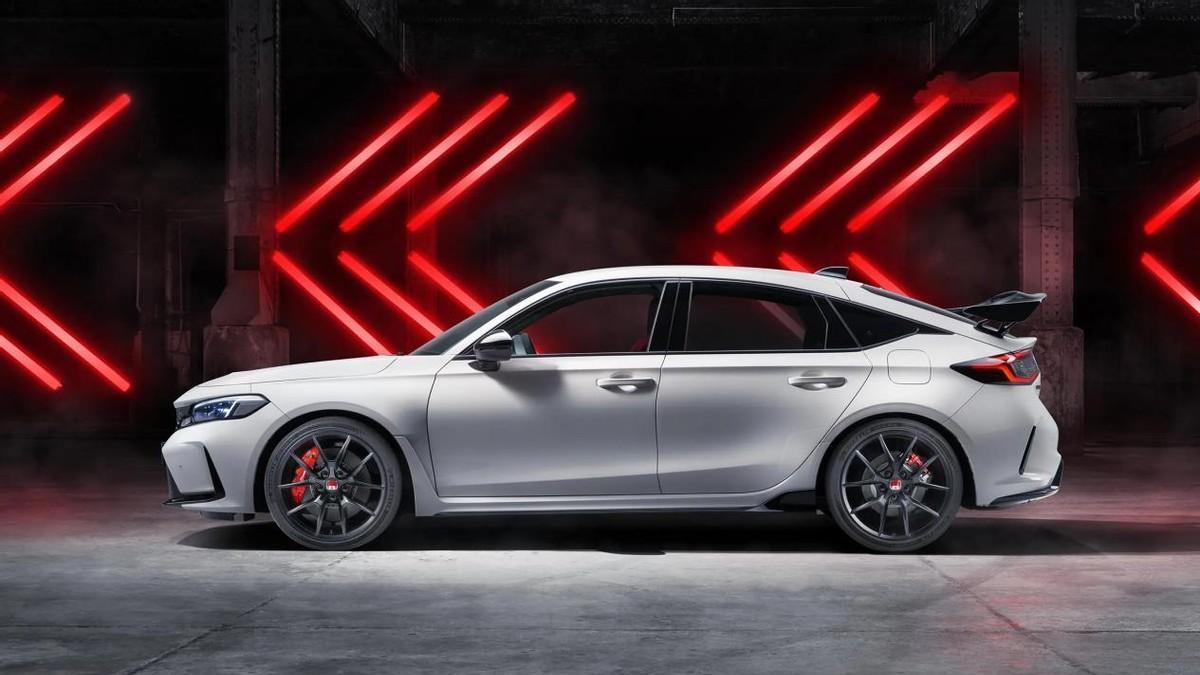 拥有“前驱车之王”称号的思域TYPE R，是否值得入手呢？